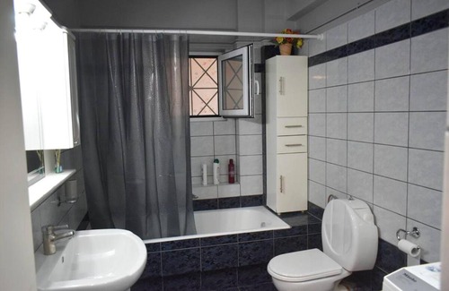 Trikala Apartment | The Red House Δίπλα στον Μύλο των Ξωτικών