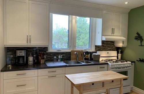 Waterloo House | The Red House 3 Bdrm Walker’s Paradise