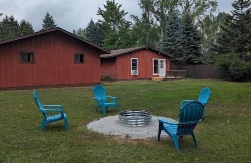 Shelby Cabin | The Red House