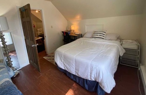 Englewood Apartment | The Red Line Stop Coach House Apartment