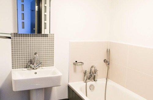 Cambridge Hotel | The Red Lion