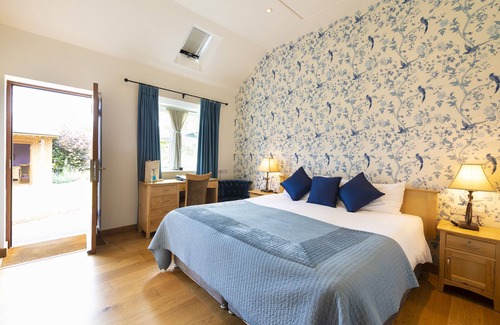 Hinxton Hotel | The Red Lion Inn