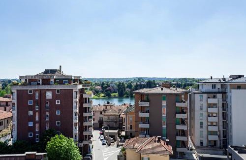 Sesto Calende Apartment | the red penthouse - family apart with terrace 2 bedroom private park
