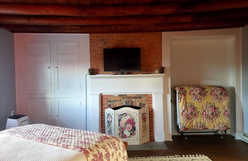 Conover Other | The Red Pump Inn~Est. 1812, One Bedroom Farmhouse