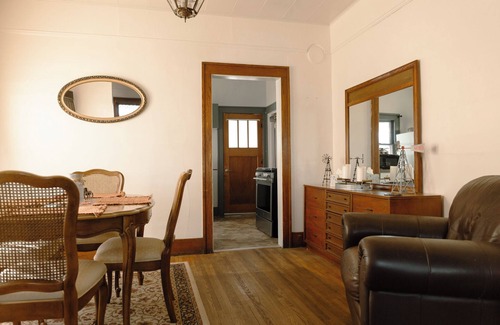 Mobridge House | The Red Roof Cottage
