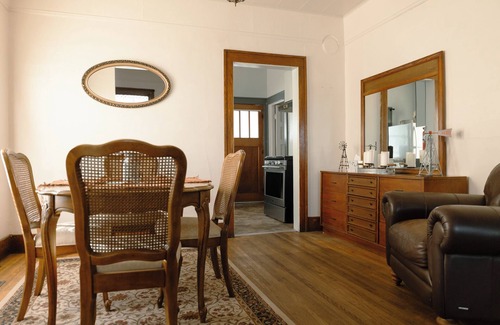 Mobridge House | The Red Roof Cottage