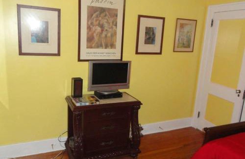 White Plains Bed & Breakfast | The Red Rooster