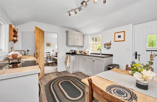 Hawstead House | The Red Shed small quiet home 3m Bury St Edmunds