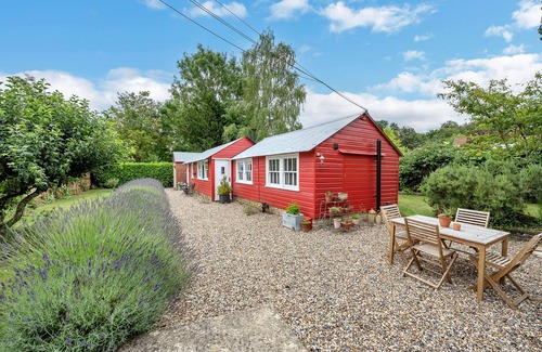 Hawstead House | The Red Shed small quiet home 3m Bury St Edmunds