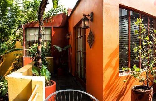 Hipodromo Bed & Breakfast | The Red Tree House