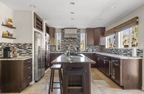 Raskin Estates House | The Redfield House