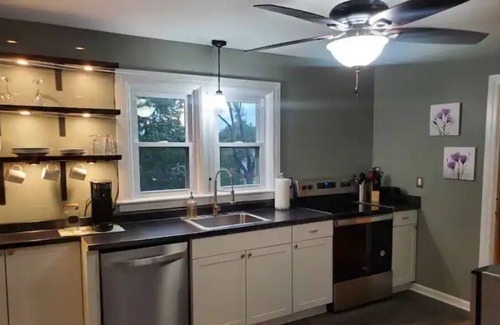 Staunton House | The Redhouse, off street parking, washer+dryer