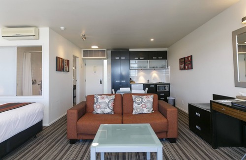 Waipahihi Hotel | The Reef Resort