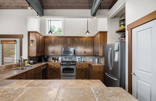Smithville Ski Chalet | The Refuge Overlooking Center Hill Lake