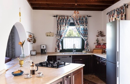 Yesiluzumlu Villa | The Regency Cottage - Two Bedroom Villa, Sleeps 4