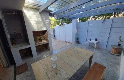 Eikenbosch Apartment | The Regiment Self Catering Accommodation