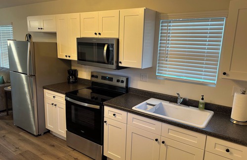Raymond House | The Relaxing House - Quiet 2 Bedroom Home