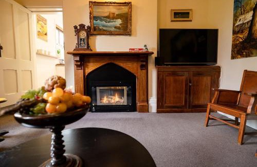 Bendigo House | The Residence of MacKenzie Quarters CBD Bendigo