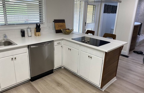 Grambling House | THE RESORT Stunning mid century house beautifully decorated Extremely large lot