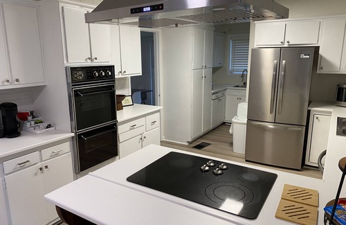 Grambling House | THE RESORT Stunning mid century house beautifully decorated Extremely large lot