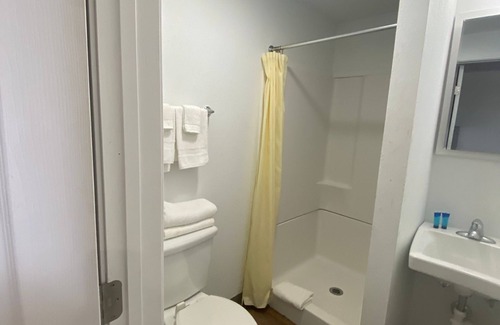 Big Lake Hotel | The Resource Inn