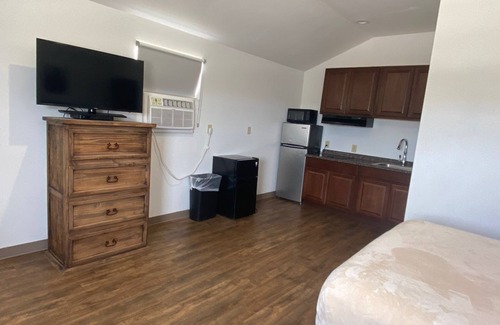 Big Lake Hotel | The Resource Inn