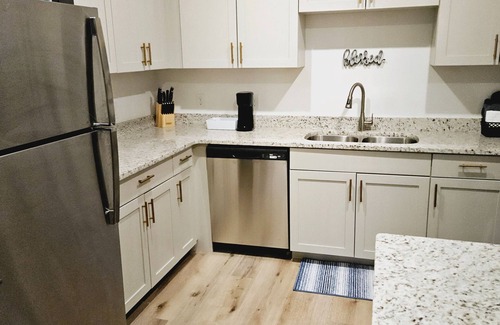 Madison Apartment | The Restful Refuge Unwind in Comfort and Peaceful Serenity
