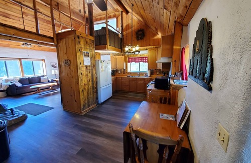 Weston House | The Restin' at Weston. Quiet, Peaceful in the Sangre De Christo Mountains