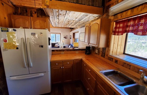 Weston House | The Restin' at Weston. Quiet, Peaceful in the Sangre De Christo Mountains