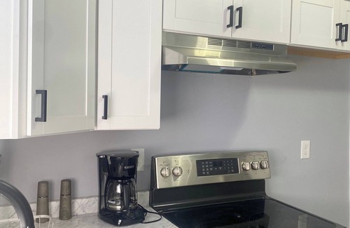 Broadmoor Apartment | The Resting Nest Apartment for up to 3 guest, Uptown New Orleans