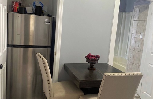 Broadmoor Apartment | The Resting Nest Apartment for up to 3 guest, Uptown New Orleans