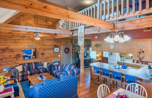 Huntsville Cabin | The Resting Place Cabin ~ Your Home away from Home