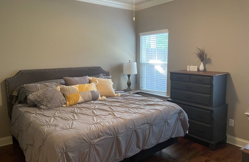 Oxford Condo | The Resting Rebel