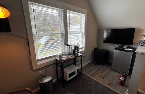 Montgomery Center Bed & Breakfast | The Retreat - An smazing spa-grade 1BR suite located adjacent to SpaVermont, northern Vermont's most amazing day spa. Only 7 minutes to Jay Peak Resort. With Breakfast Included!