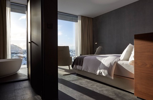 Grindavik Hotel | The Retreat at Blue Lagoon Iceland