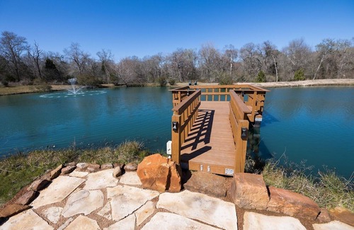 Hempstead House | The Retreat at Hempstead - Lodging & Events! Sleeps 28, Events up to 100 guests.