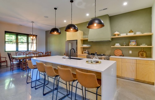 Mount Mourne House | The Retreat at Lake Norman: Boat Dock & Pool!