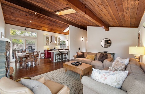 Monte Rio House | The Retreat at River Gardens ~ Spacious, Hot Tub, Riverfront!
