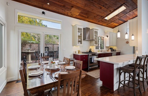 Monte Rio House | The Retreat at River Gardens ~ Spacious, Hot Tub, Riverfront!