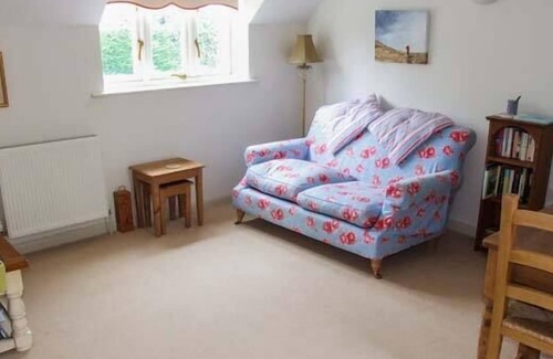 Bibury Apartment | THE RETREAT, country holiday cottage, with a garden in Bibury
