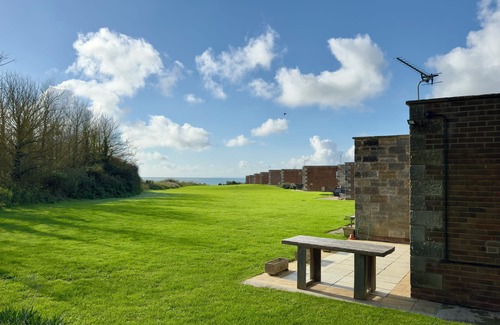 Freshwater House | THE RETREAT, family friendly, country holiday cottage in Freshwater