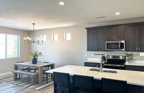 Page House | The Retreat - Hot Tub Fire Pit Boat Parking