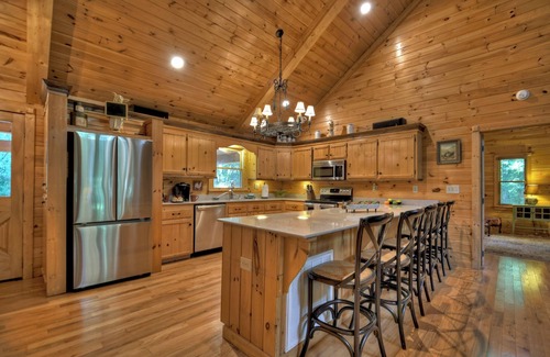 Foxfire Estates Cabin | The Retreat is pet-friendly with 3 King beds, Hot Tub, Fire-pit, pool table and minutes from downtown Blue Ridge