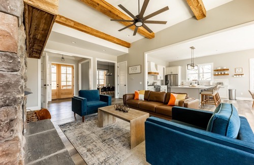 Kingston Springs Cabin | The Retreat is Nashville's Luxurious Cabin - Nestled in the Most Serene Mountains!