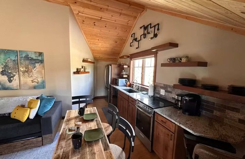 Granby Apartment | The Retreat - minutes from world class skiing and biking at Winter Park Resortnn