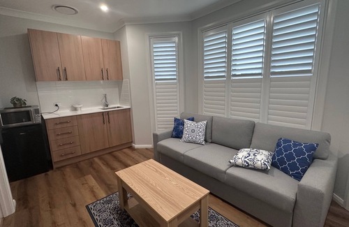 Cameron Park Apartment | The Retreat. Modern Cosy Stylish