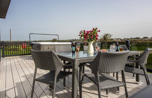 Truro Cabin | The Retreat, Newperran Heights - a lodge that sleeps 6 guests in 3 bedrooms