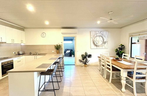 Bundalong House | The Retreat - Pet Friendly (Sleeps 8)