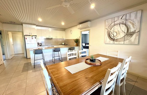 Bundalong House | The Retreat - Pet Friendly (Sleeps 8)