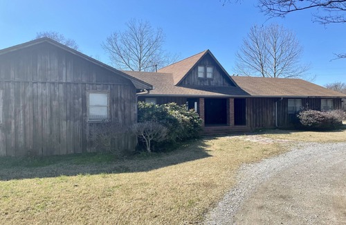 Clarksdale House | The Retreat, secluded yet only 3 miles from downtown Clarksdale MS